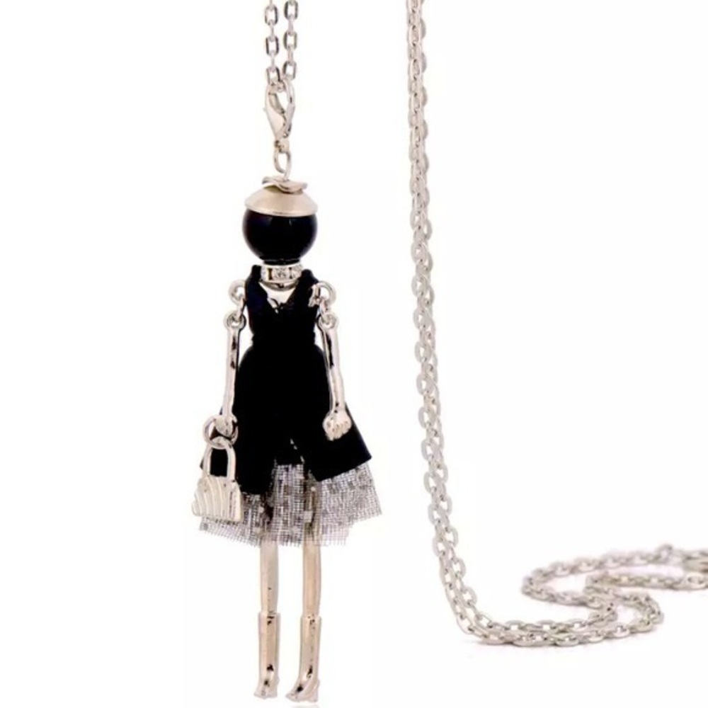 NWT Fashionable pendant on long silver chain